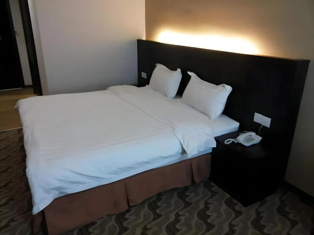 Eminent Hotel Kota Kinabalu 2*,
